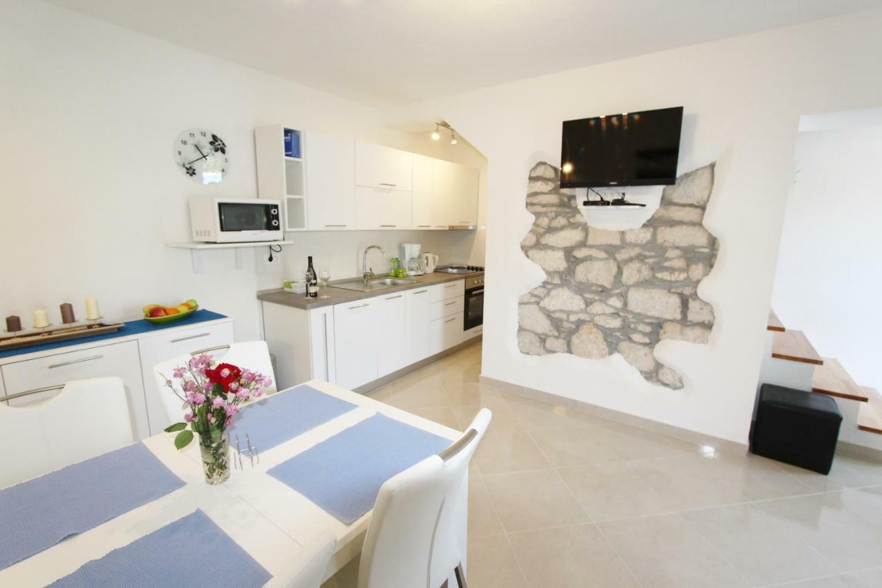 Luan Apartman *